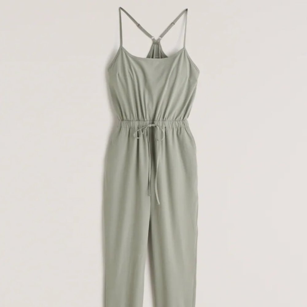Abercrombie & Fitch Traveler Jumpsuit (NWOT)